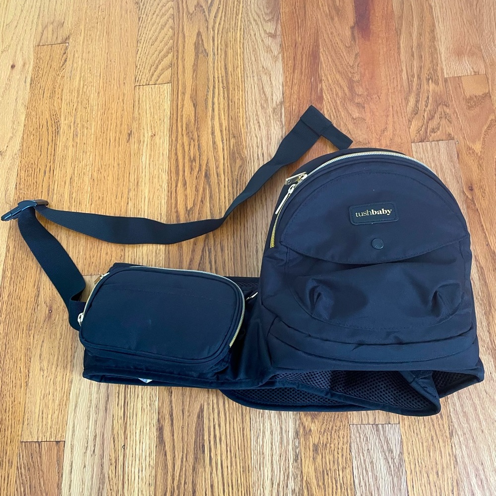 Tushbaby Hip Carrier Black with Gold Hardware